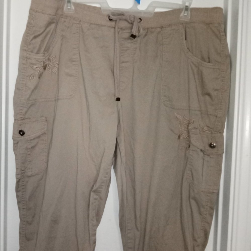 Cargo Capris
